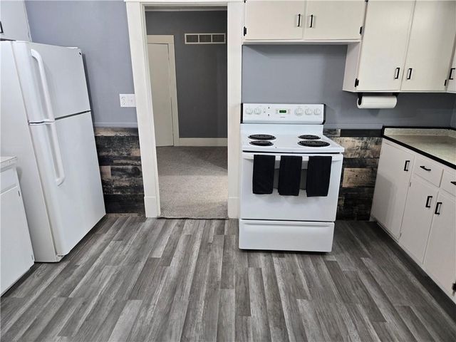 1204 Main Street, Paola, KS 66071