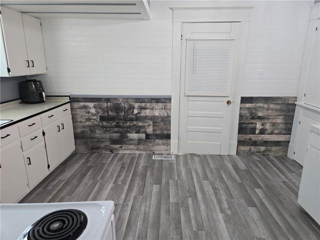 1204 Main Street, Paola, KS 66071