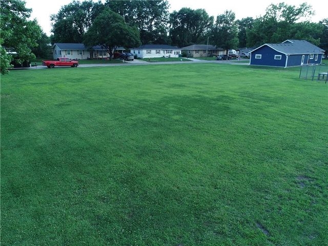 1204 Main Street, Paola, KS 66071