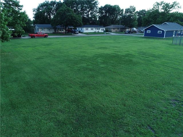 1204 Main Street, Paola, KS 66071