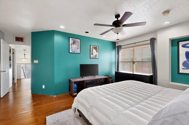 4352 Sierra Blanca, Santa Fe, NM 87507