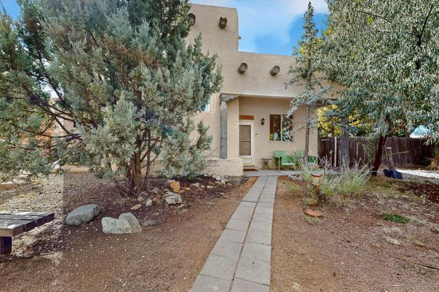 4352 Sierra Blanca, Santa Fe, NM 87507