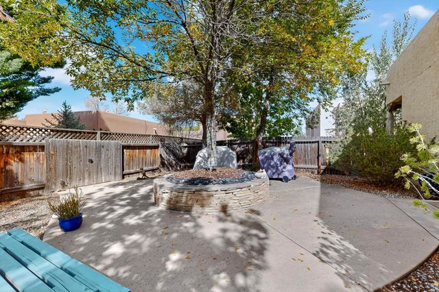 4352 Sierra Blanca, Santa Fe, NM 87507