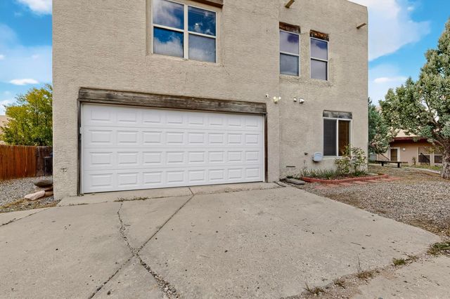 4352 Sierra Blanca, Santa Fe, NM 87507