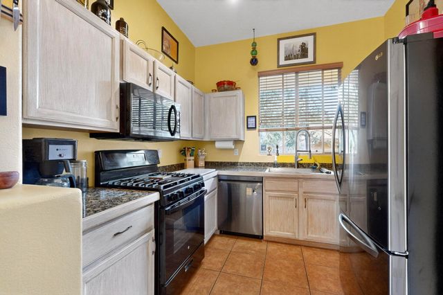 4352 Sierra Blanca, Santa Fe, NM 87507