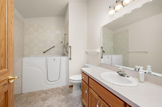 2847 117th Avenue NW, Coon Rapids, MN 55433