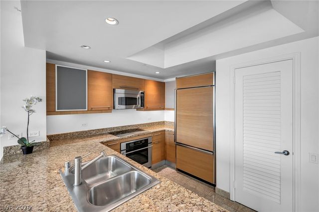 322 Karen Avenue 1005, Las Vegas, NV 89109