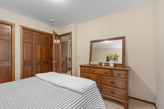10660 47th Avenue N, Plymouth, MN 55442