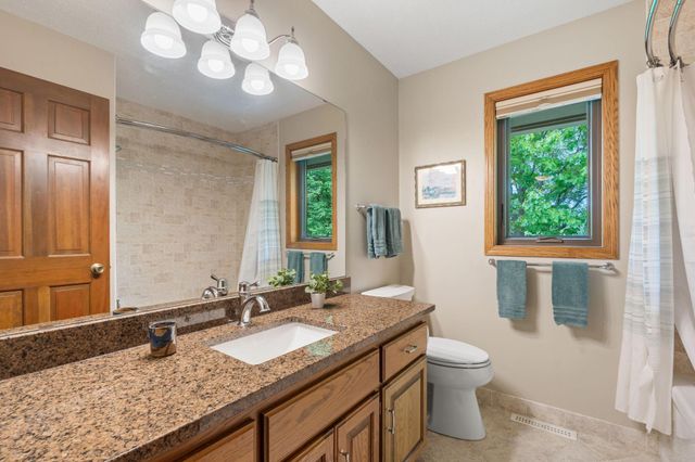 10660 47th Avenue N, Plymouth, MN 55442