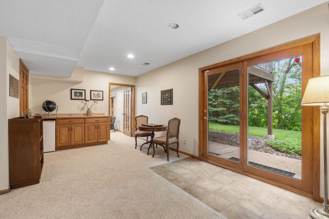 10660 47th Avenue N, Plymouth, MN 55442
