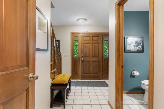 10660 47th Avenue N, Plymouth, MN 55442