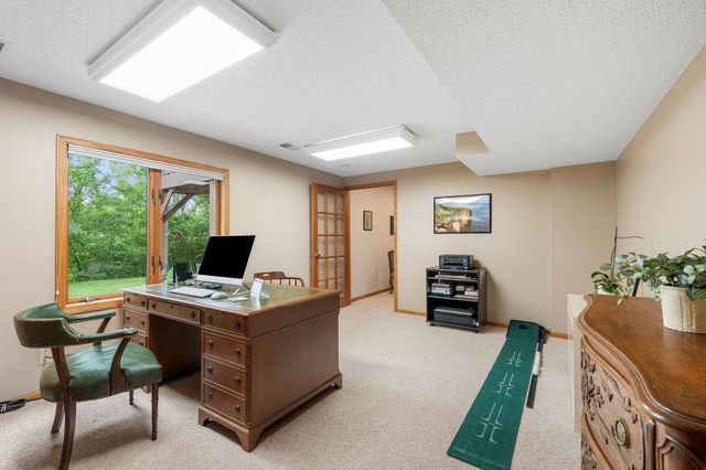 10660 47th Avenue N, Plymouth, MN 55442