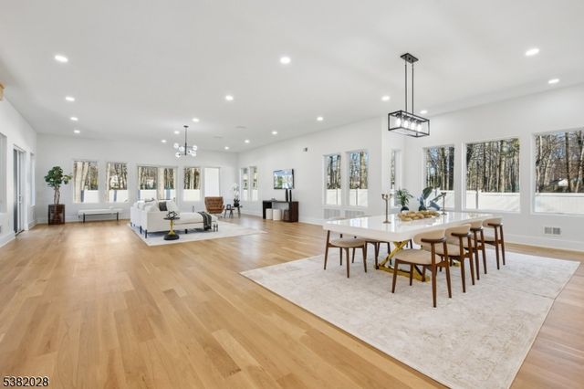19 Highlander Dr, Scotch Plains Twp., NJ 07076