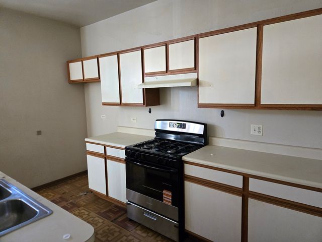 10503 S Edbrooke Avenue, Chicago, IL 60628