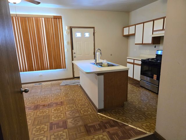 10503 S Edbrooke Avenue, Chicago, IL 60628