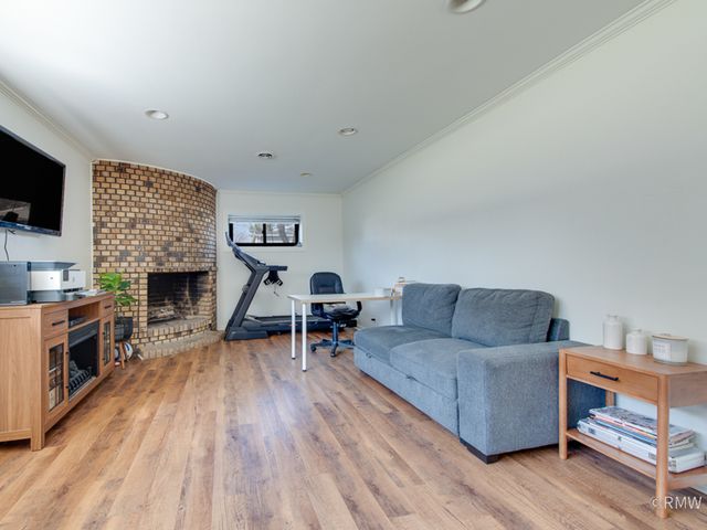 51 W ROZANNE Drive, Addison, IL 60101