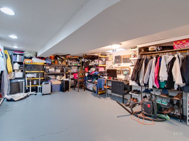 51 W ROZANNE Drive, Addison, IL 60101