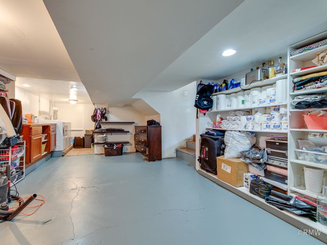 51 W ROZANNE Drive, Addison, IL 60101