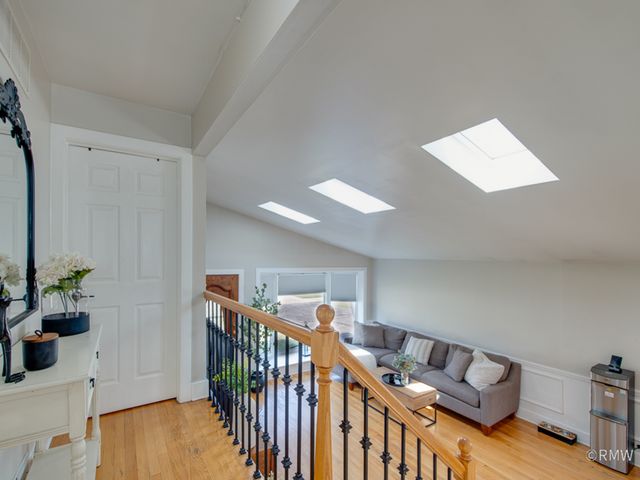 51 W ROZANNE Drive, Addison, IL 60101