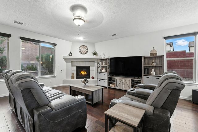 43 Vista Larga Place NE, Rio Rancho, NM 87124