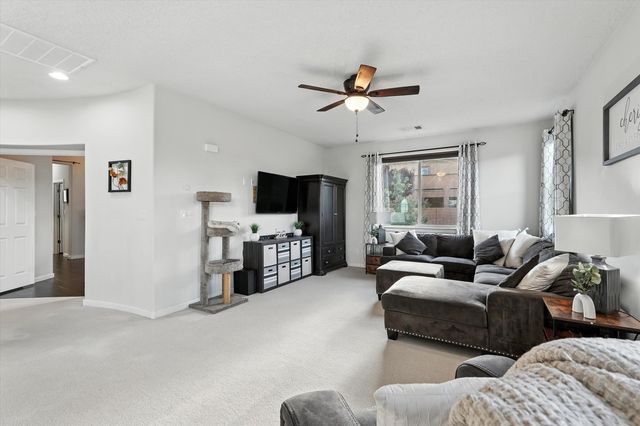 43 Vista Larga Place NE, Rio Rancho, NM 87124