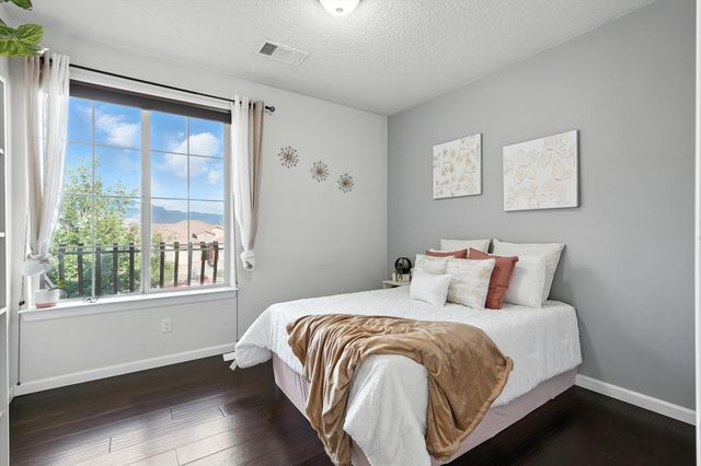 43 Vista Larga Place NE, Rio Rancho, NM 87124