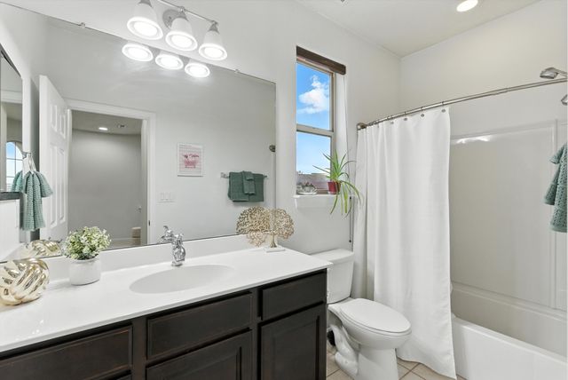 43 Vista Larga Place NE, Rio Rancho, NM 87124