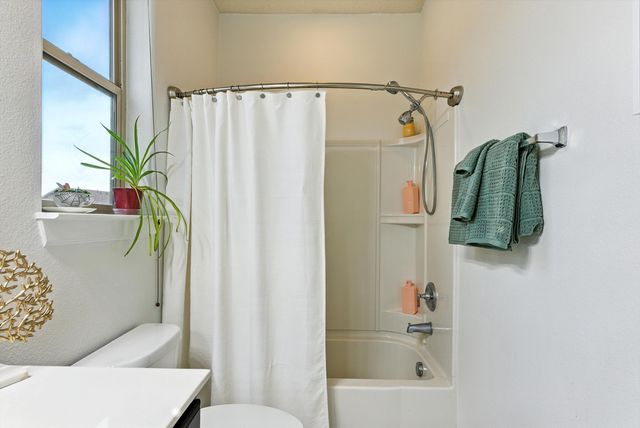 43 Vista Larga Place NE, Rio Rancho, NM 87124