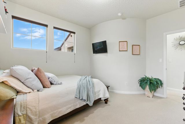 43 Vista Larga Place NE, Rio Rancho, NM 87124