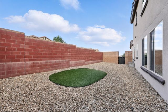 43 Vista Larga Place NE, Rio Rancho, NM 87124