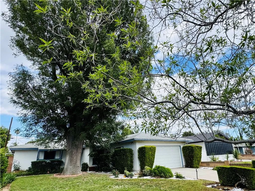 8208 Kentland, West Hills, CA 91304