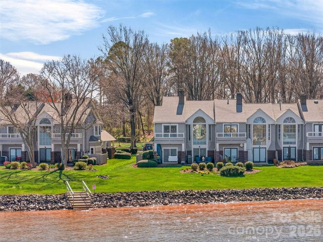 18521 Vineyard Point Lane, Cornelius, NC 28031