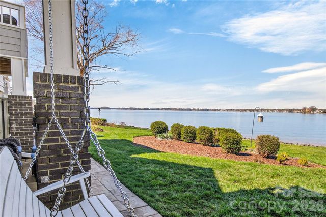 18521 Vineyard Point Lane, Cornelius, NC 28031