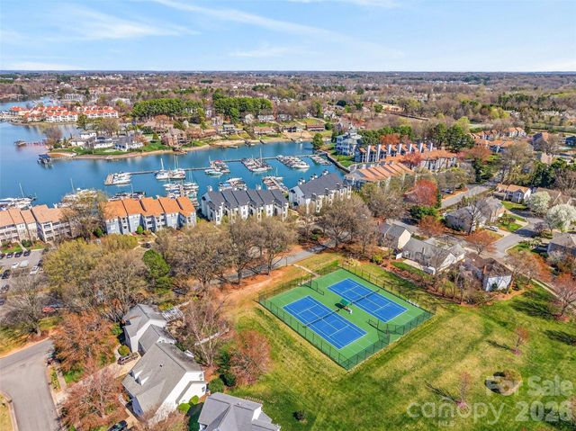 18521 Vineyard Point Lane, Cornelius, NC 28031