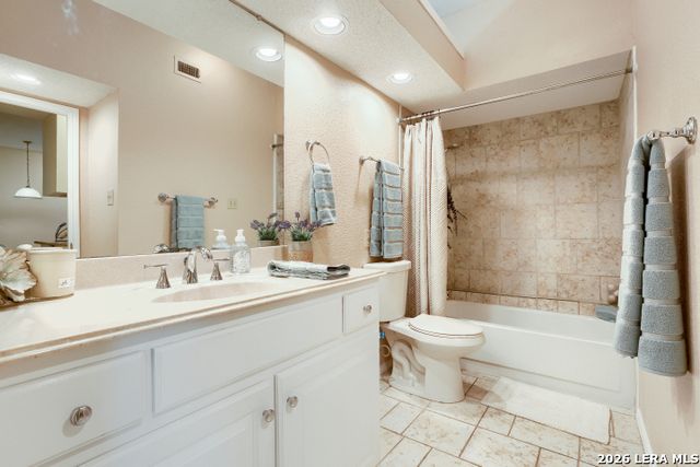 8655 Datapoint Dr Apt 403, San Antonio, TX 78229