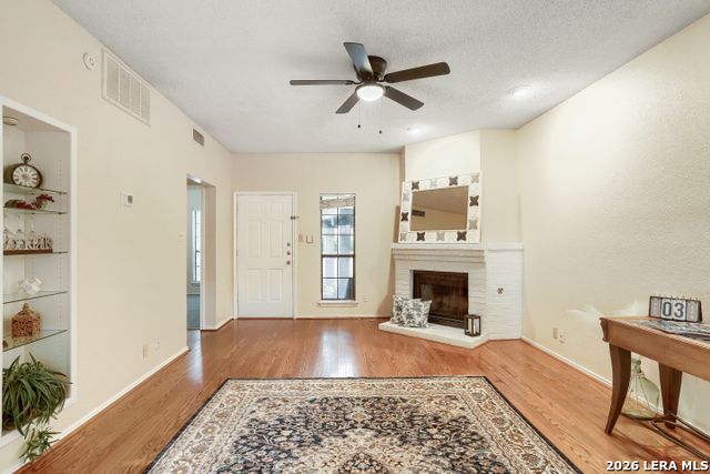 8655 Datapoint Dr Apt 403, San Antonio, TX 78229