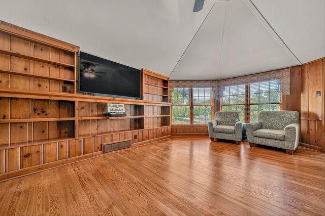 260 Peaceful Valley LN, Rocky Mount, VA 24151