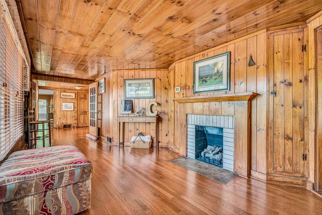 260 Peaceful Valley LN, Rocky Mount, VA 24151