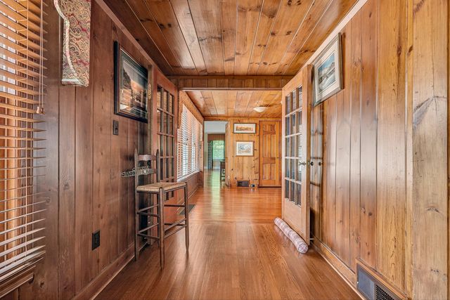 260 Peaceful Valley LN, Rocky Mount, VA 24151