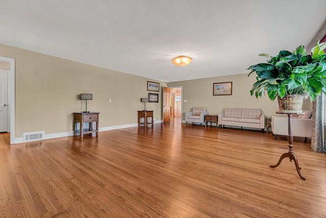 260 Peaceful Valley LN, Rocky Mount, VA 24151