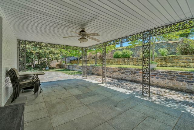 260 Peaceful Valley LN, Rocky Mount, VA 24151
