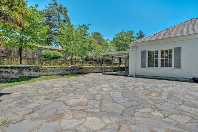 260 Peaceful Valley LN, Rocky Mount, VA 24151