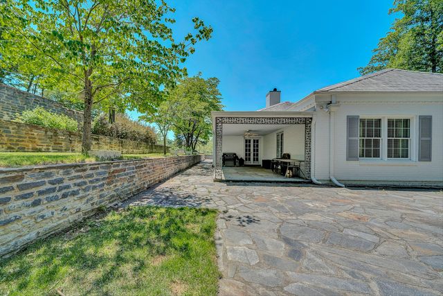 260 Peaceful Valley LN, Rocky Mount, VA 24151