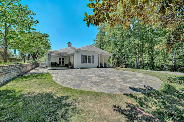 260 Peaceful Valley LN, Rocky Mount, VA 24151