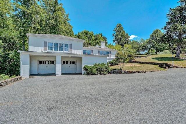260 Peaceful Valley LN, Rocky Mount, VA 24151