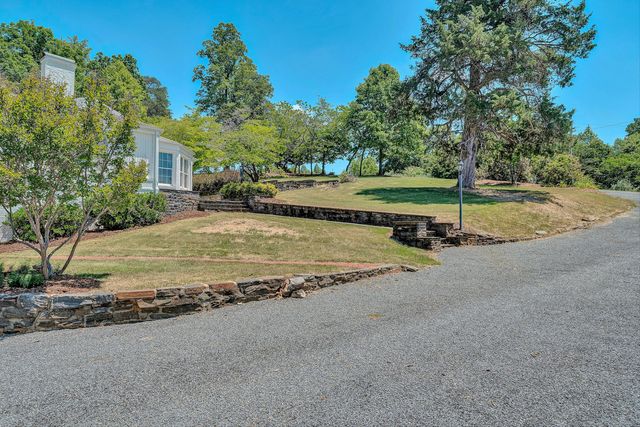 260 Peaceful Valley LN, Rocky Mount, VA 24151