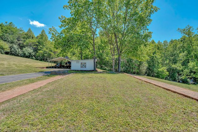260 Peaceful Valley LN, Rocky Mount, VA 24151