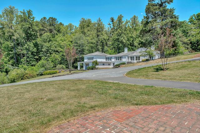 260 Peaceful Valley LN, Rocky Mount, VA 24151