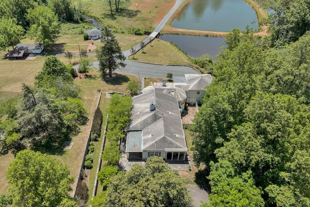 260 Peaceful Valley LN, Rocky Mount, VA 24151