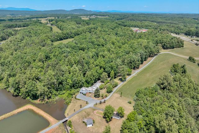 260 Peaceful Valley LN, Rocky Mount, VA 24151